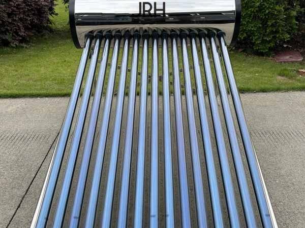 Panou solar cu 15 tuburi vidate pentru preparare apa calda menajera cu rezervor nepresurizat 150 litri