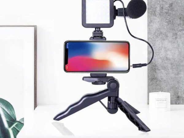 Set de creare video StudioVision cu microphone si lumina led trepied portable