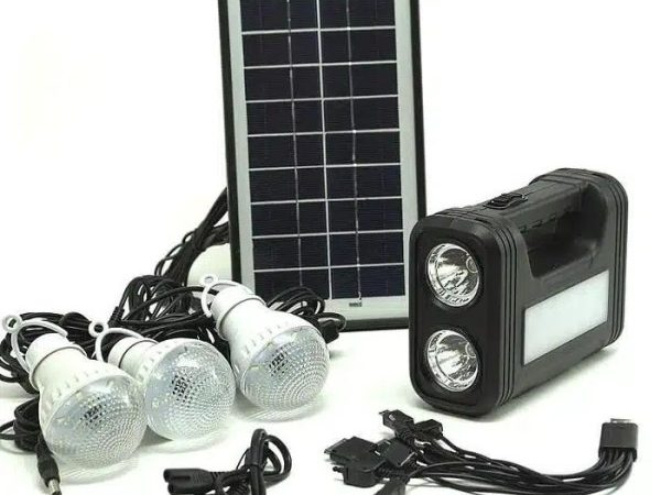 Kit Panou Solar Cu 3 Becuri, Incarcator USB Si Lanterna, GD-Light 8017 Plus