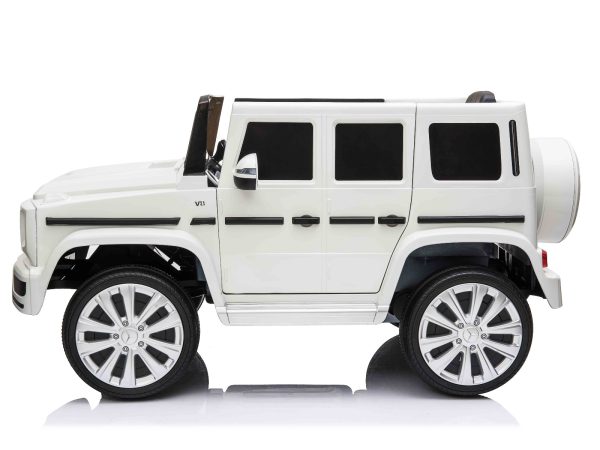 Mașinuță electrică de jucărie Mercedes G500 12V, alb, telecomandă 2.4 GHz, intrare USB/SD, suspensie, baterie litiu, lumini LED, licență ORIGINALĂ