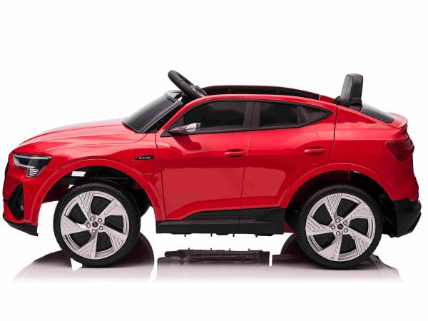 Maşinuţa electrica copii Audi E-tron Sportback 12V, roșu, scaun lat cu un singur loc și centură de siguranță cu prindere în trei puncte, telecomandă 2.4 GHz, intrare USB/AUX, suspensie, baterie litiu, lumini LED, motor 2 x 25W, licență ORIGINALĂ