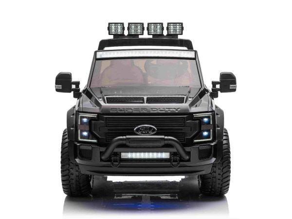 Mașină electrică pentru copii Ford Super Duty 24V negru, două locuri, tracțiune 4X4, motoare performante 24V, baterie portabilă, roți duble EVA spate, scaun din plastic, telecomandă 2,4 GHz, rampă lumină cu LED, MP3 player intrare USB, licență ORIGINALĂ