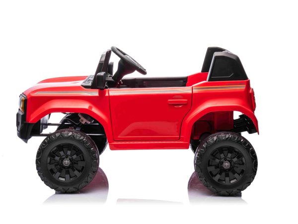 Mașinuță electrică Toyota Landcruiser 12V, roșu, scaun lat, telecomandă 2.4 GHz, intrare USB / AUX, Bluetooth, suspensie, baterie litiu, lumini LED, motor 2 x 25W, licență ORIGINALĂ