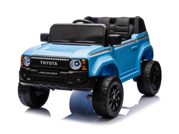 Mașinuță electrică Toyota Landcruiser 12V, albastru, scaun lat, telecomandă 2.4 GHz, intrare USB / AUX, Bluetooth, suspensie, baterie litiu, lumini LED, motor 2 x 25W, licență ORIGINALĂ