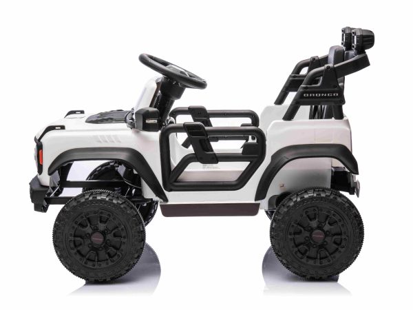 Mașina electrica copii Ford Bronco cu tracțiune spate cu licență (un singur loc), alb, baterie litiu, șasiu înalt, scaun lat, axă suspensie spate, telecomandă 2,4 GHz, player MP3 cu intrare USB, lumini LED