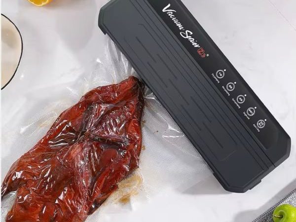 Aparat de vidat si sigilare alimente + 10 saci incluși