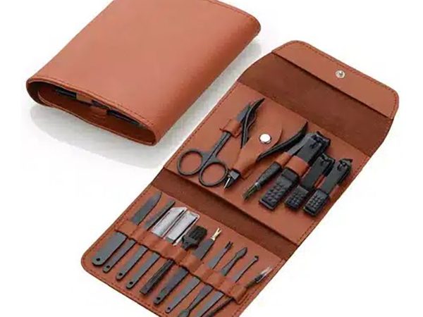 Trusa manichiura/pedichiura 16 piese, geanta pentru depozitare, Negru mat, Otel inoxidabil