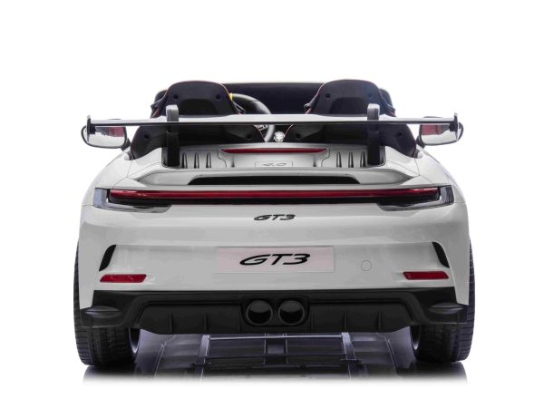 Mașină electrică copii Porsche 911 GT3 24V cu tracțiune 4x4, alb, scaun cu două locuri, telecomandă 2.4 GHz, intrare USB/AUX, motoare 200W, suspensie, baterie litiu, lumini LED față și spate, licență ORIGINALĂ